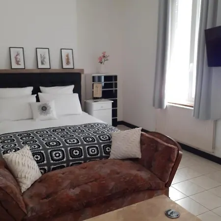 Oasis Master Bed & Breakfast